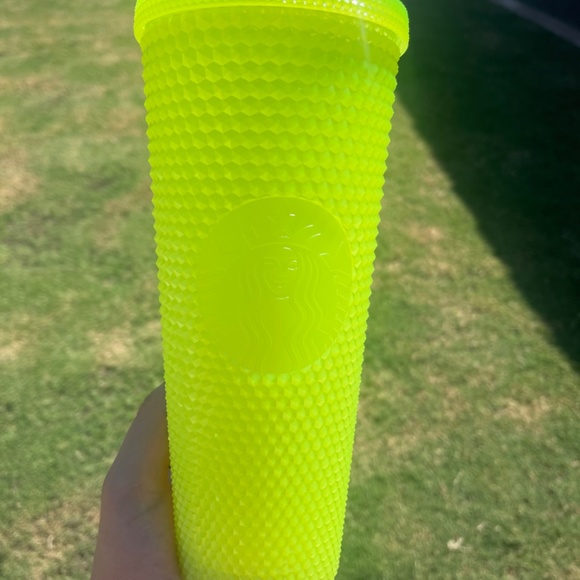 Glow in the dark Starbucks cup Halloween 2022 - Picture 3 of 3